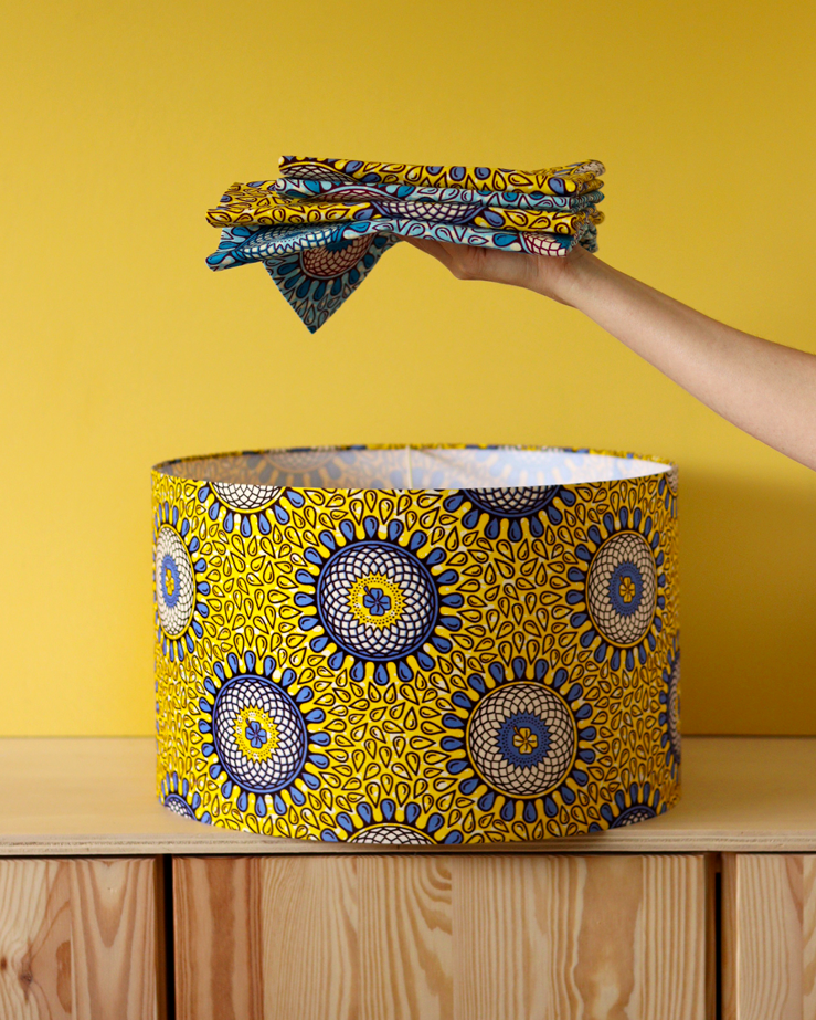 abat jour tissu jaune et bleu