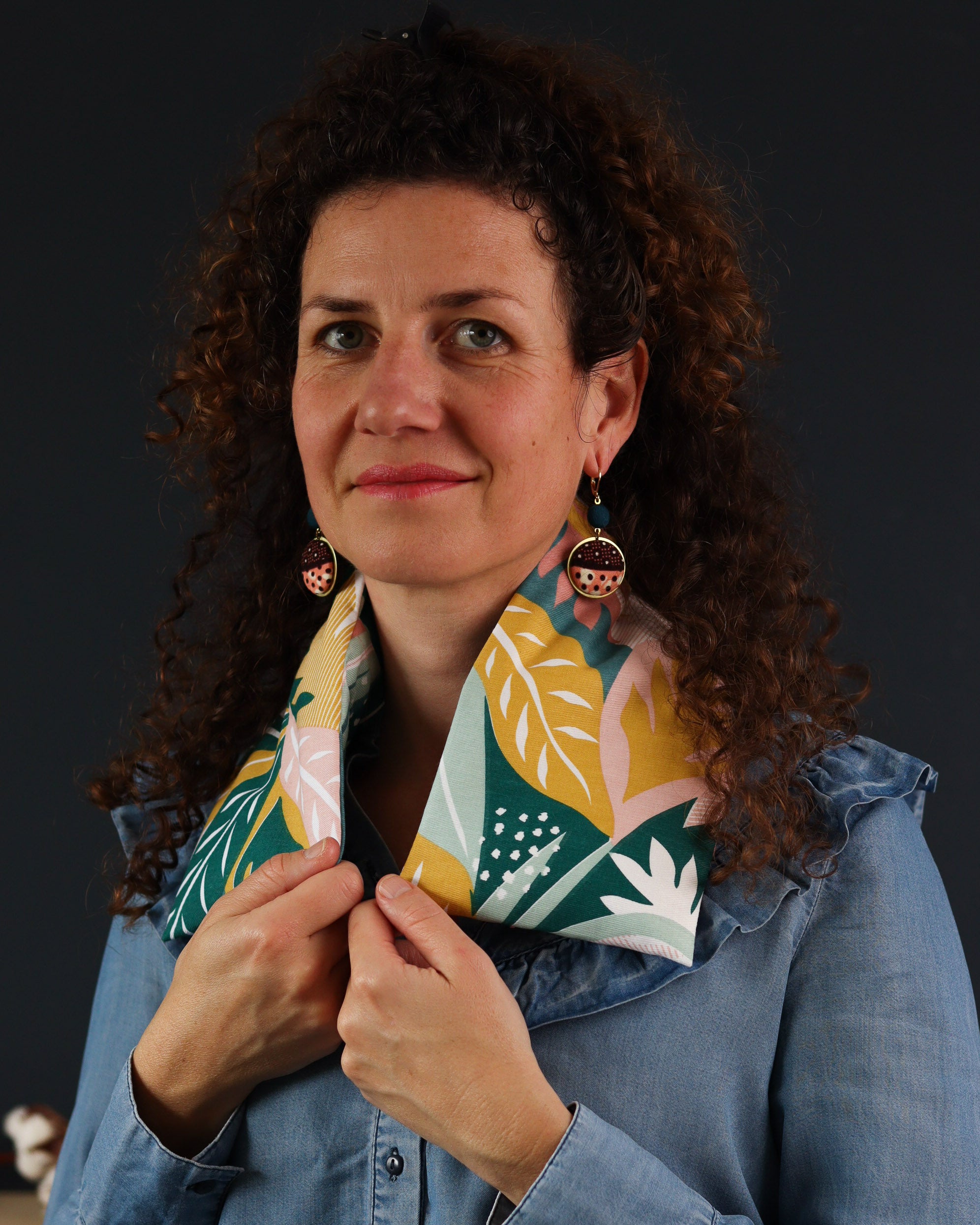 bouillotte cervicales graines lin bio pour soulager les tensions du cou et de la nuque, à chauffer au micro-ondes