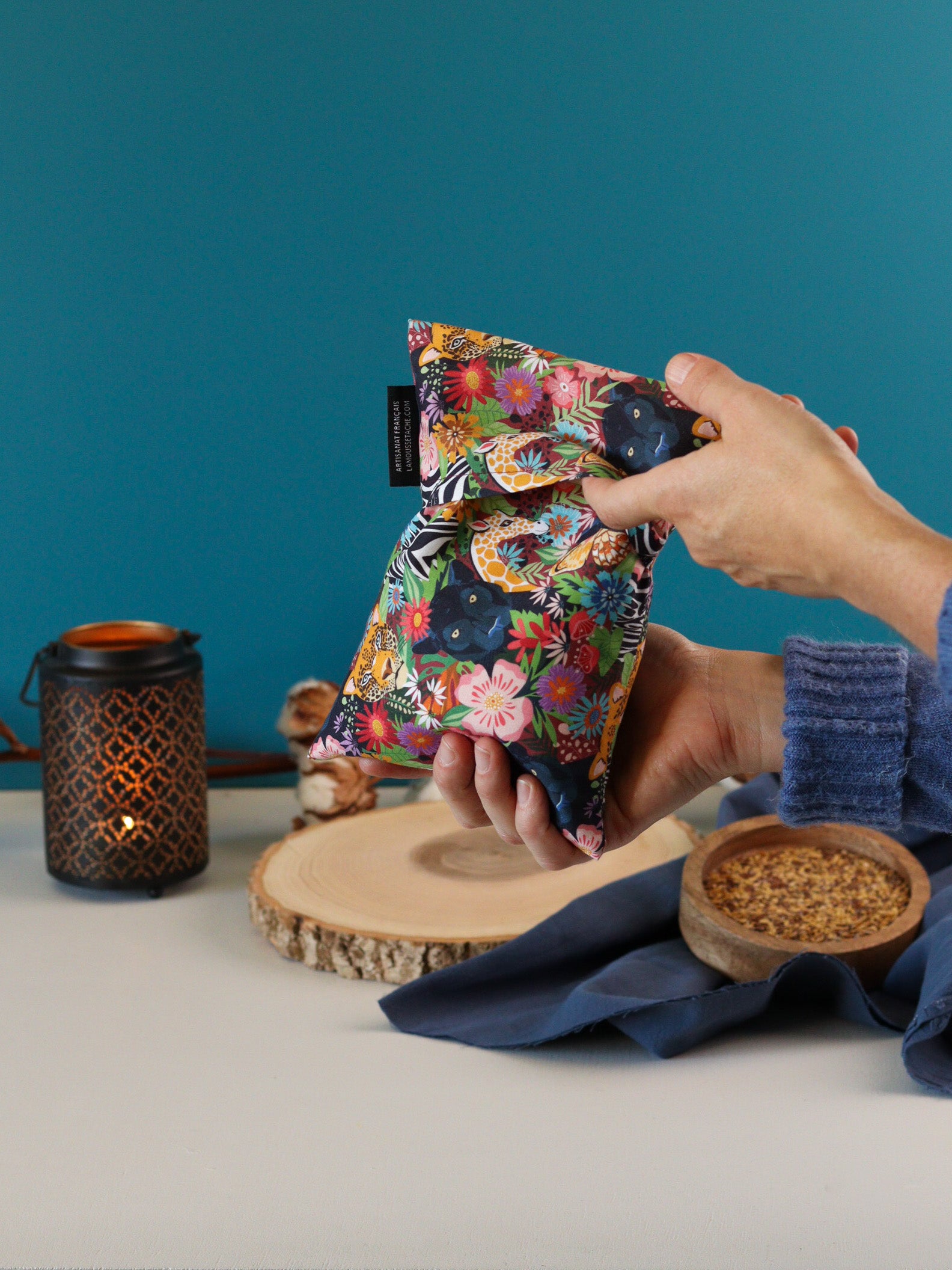 bouillotte artisanale aux graines de lin bio, fabrication écoresponsable, pour consommer local, fait-main en France