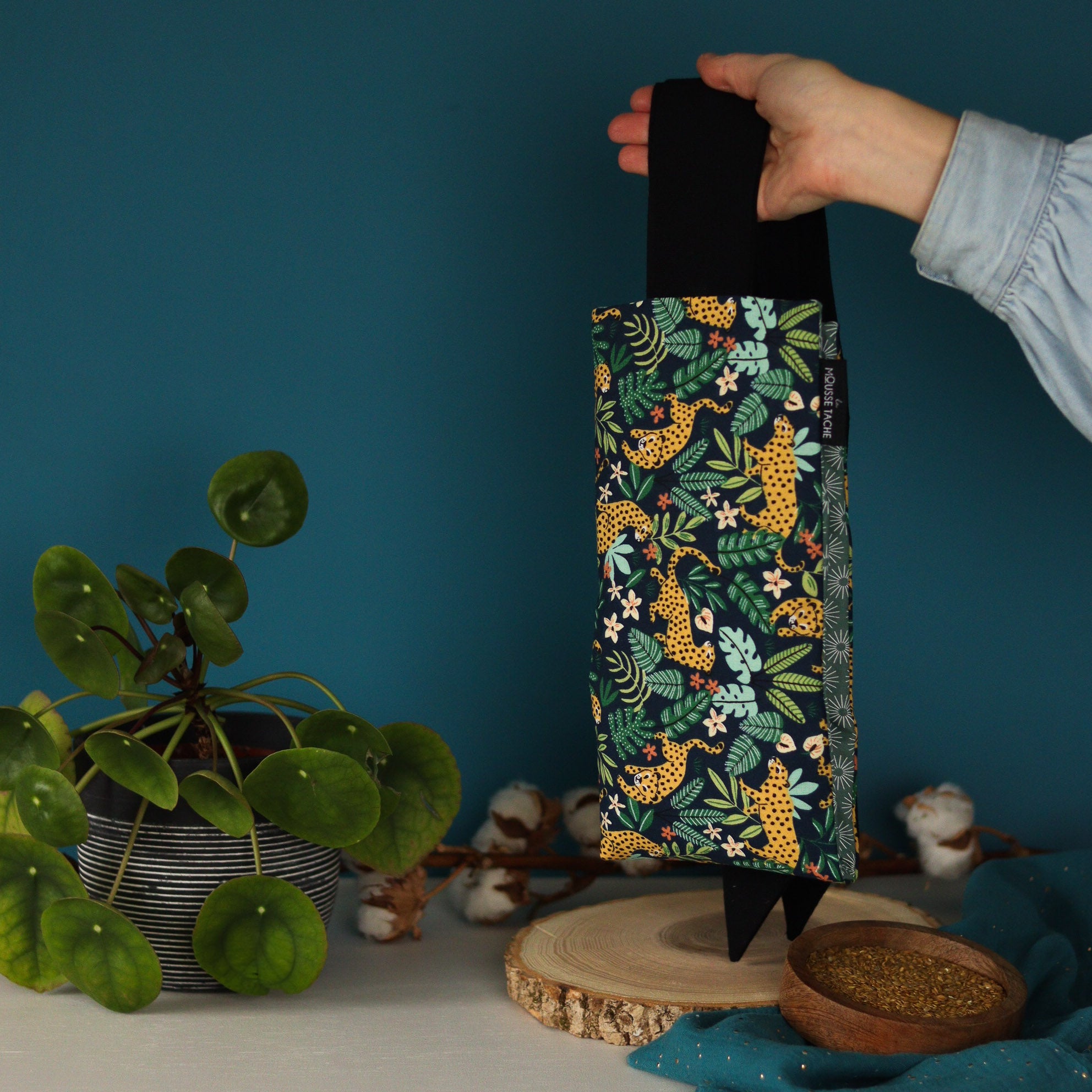 ceinture chauffante aux graines de lin bio pour soulager les douleurs au naturel, motif jungle léopards