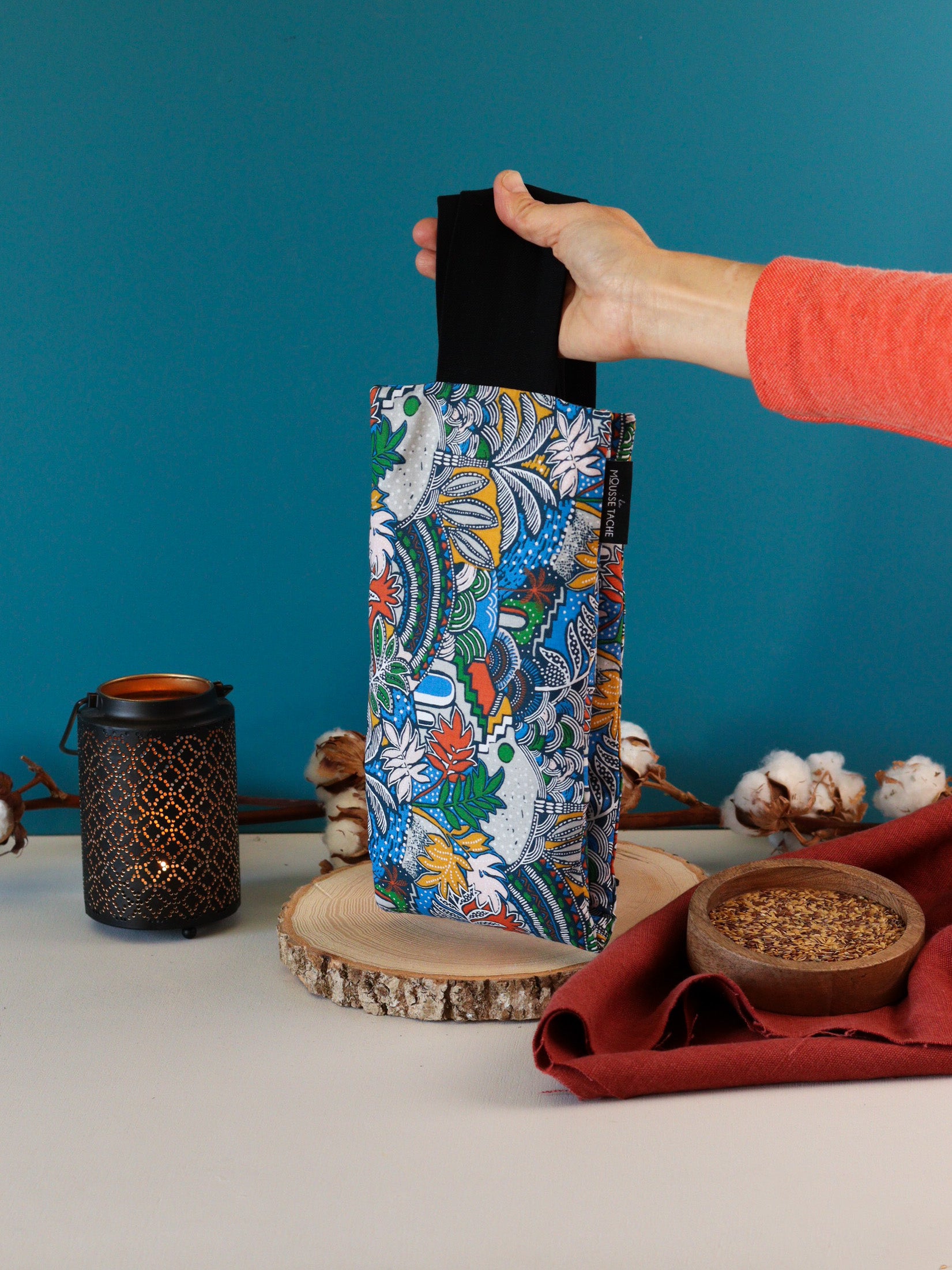 ceinture chauffante aux graines de lin bio pour soulager les douleurs au naturel, motif paysage bleu orange