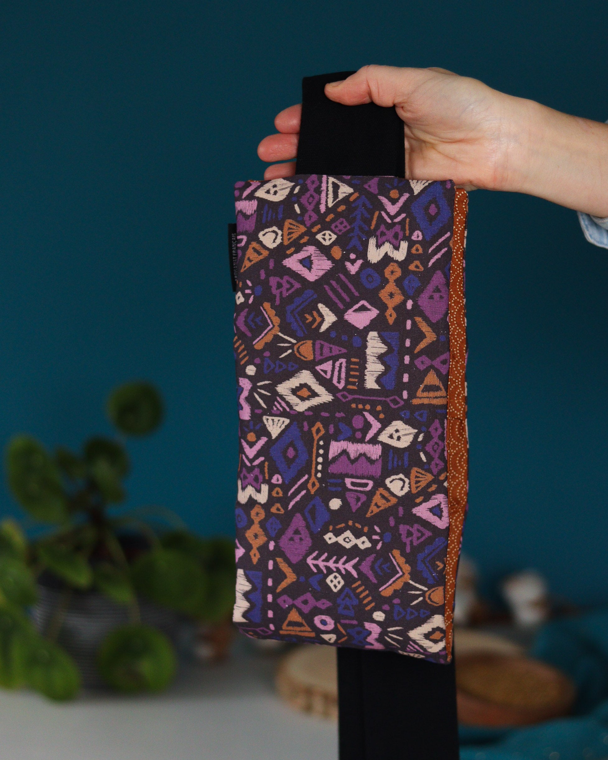 ceinture chauffante naturelle aux graines de lin bio pour soulager en douceur les petits maux du quotidien, violet et ocre