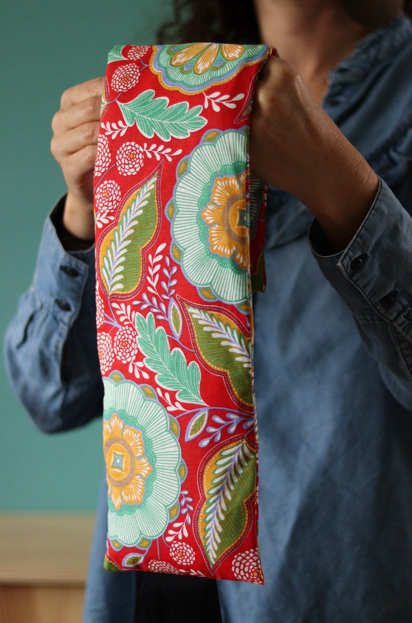 ceinture chauffante longue naturelle aux graines de lin bio, fabriquée en France, un accessoire écoresponsable pour soulager en douceur les petits maux du quotidien