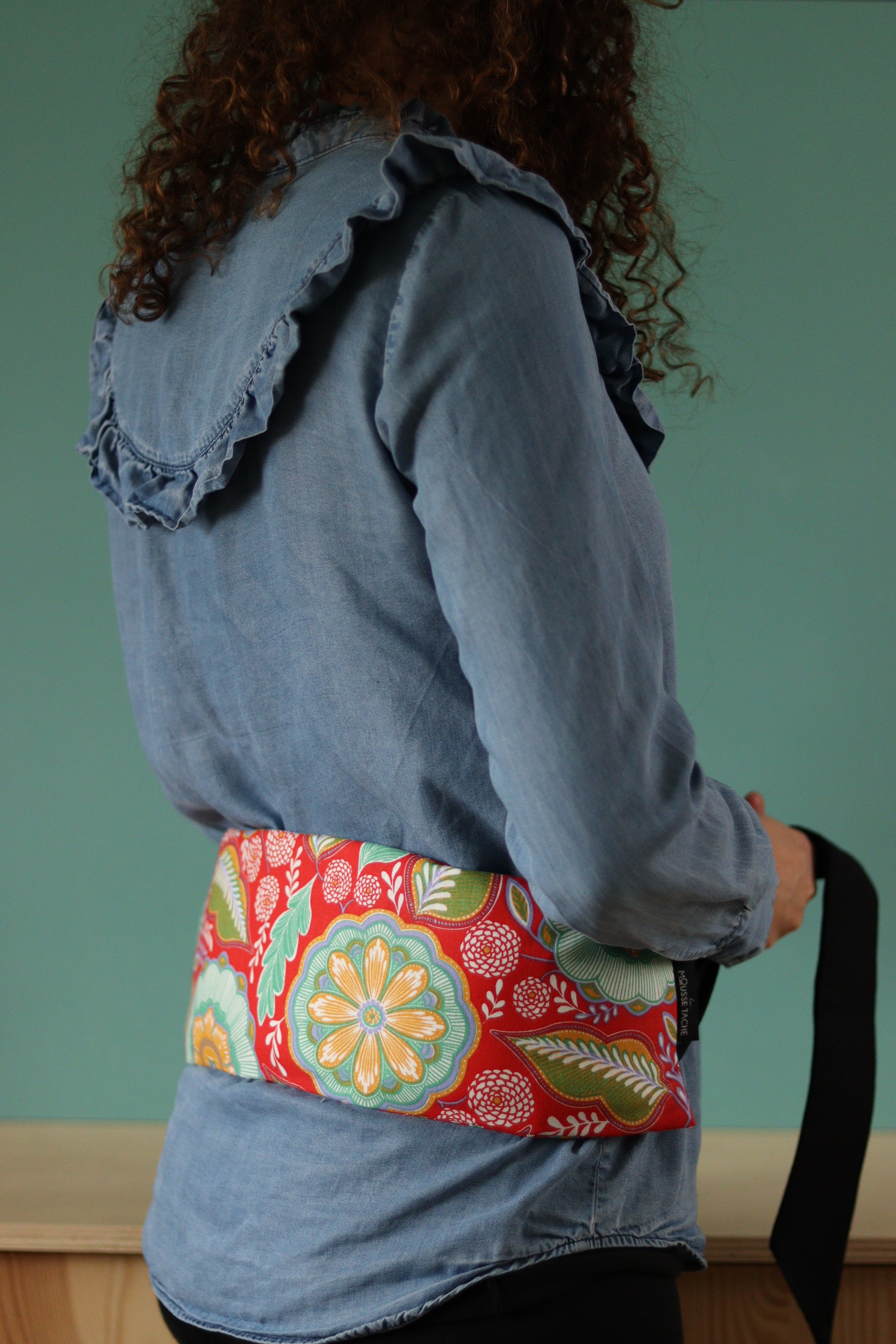 ceinture chauffante longue naturelle aux graines de lin bio, fabriquée en France, un accessoire écoresponsable pour soulager en douceur les petits maux du quotidien