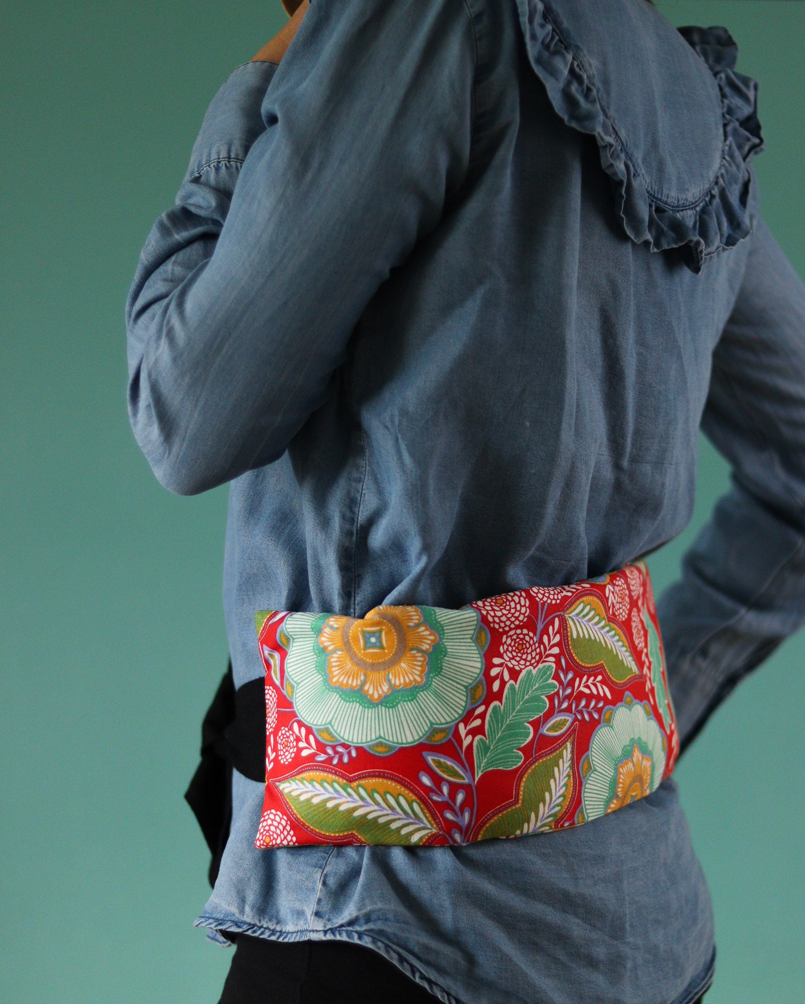 ceinture chauffante longue naturelle aux graines de lin bio, fabriquée en France, un accessoire écoresponsable pour soulager en douceur les petits maux du quotidien