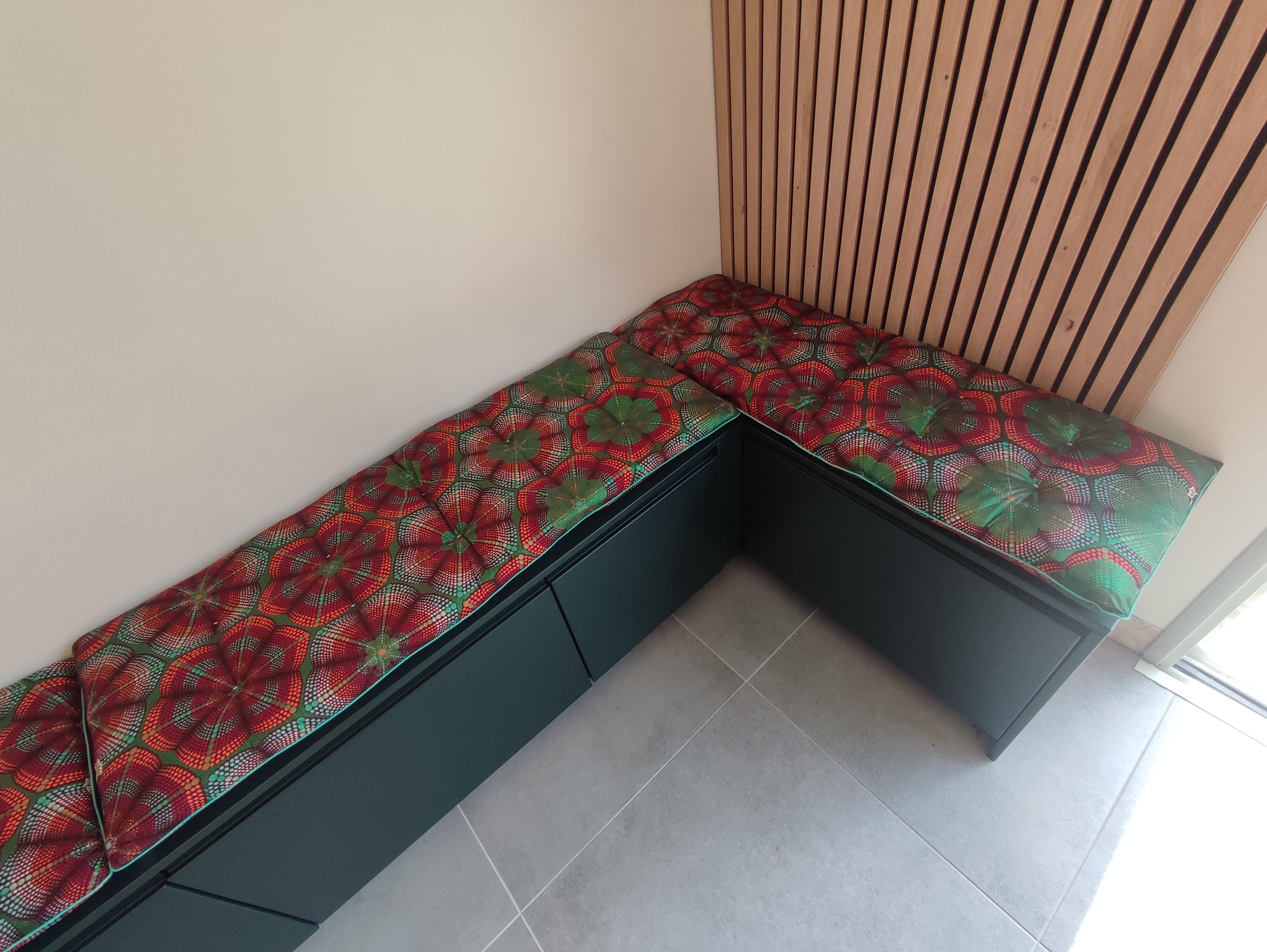 coussins de banquette sur-mesure en tissu africain