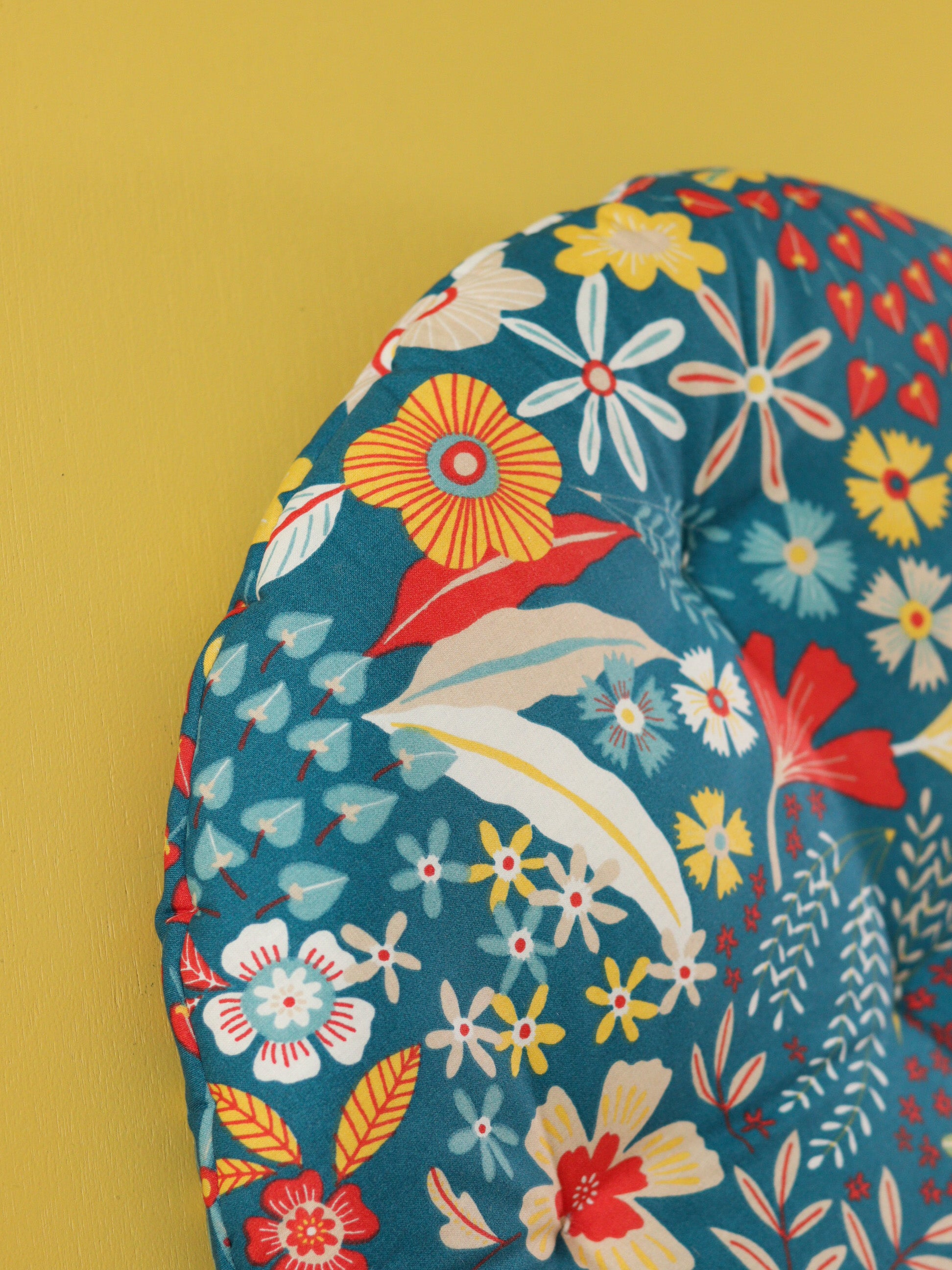 coussin chaise ou tabouret rond bleu fleurs