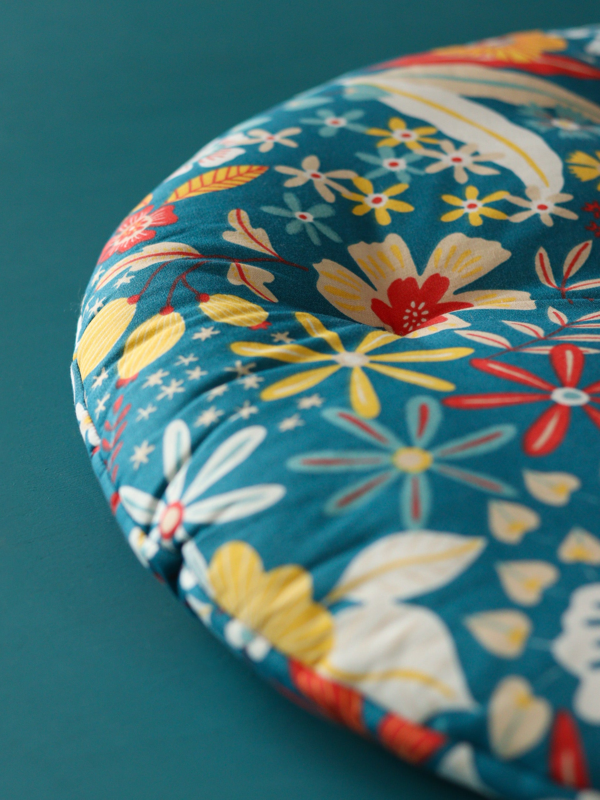 coussin chaise ou tabouret rond bleu fleurs