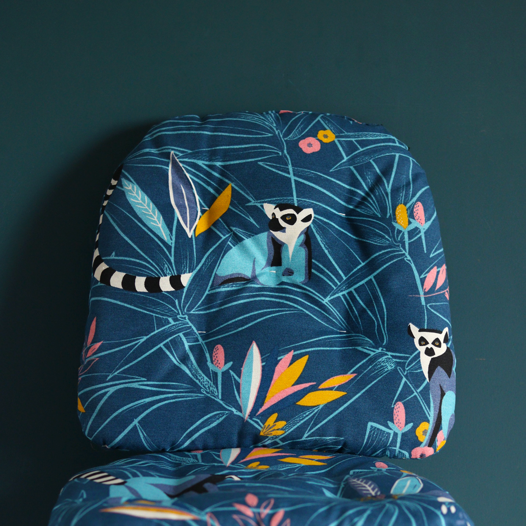galette de chaise tolix bleu tissus à motifs