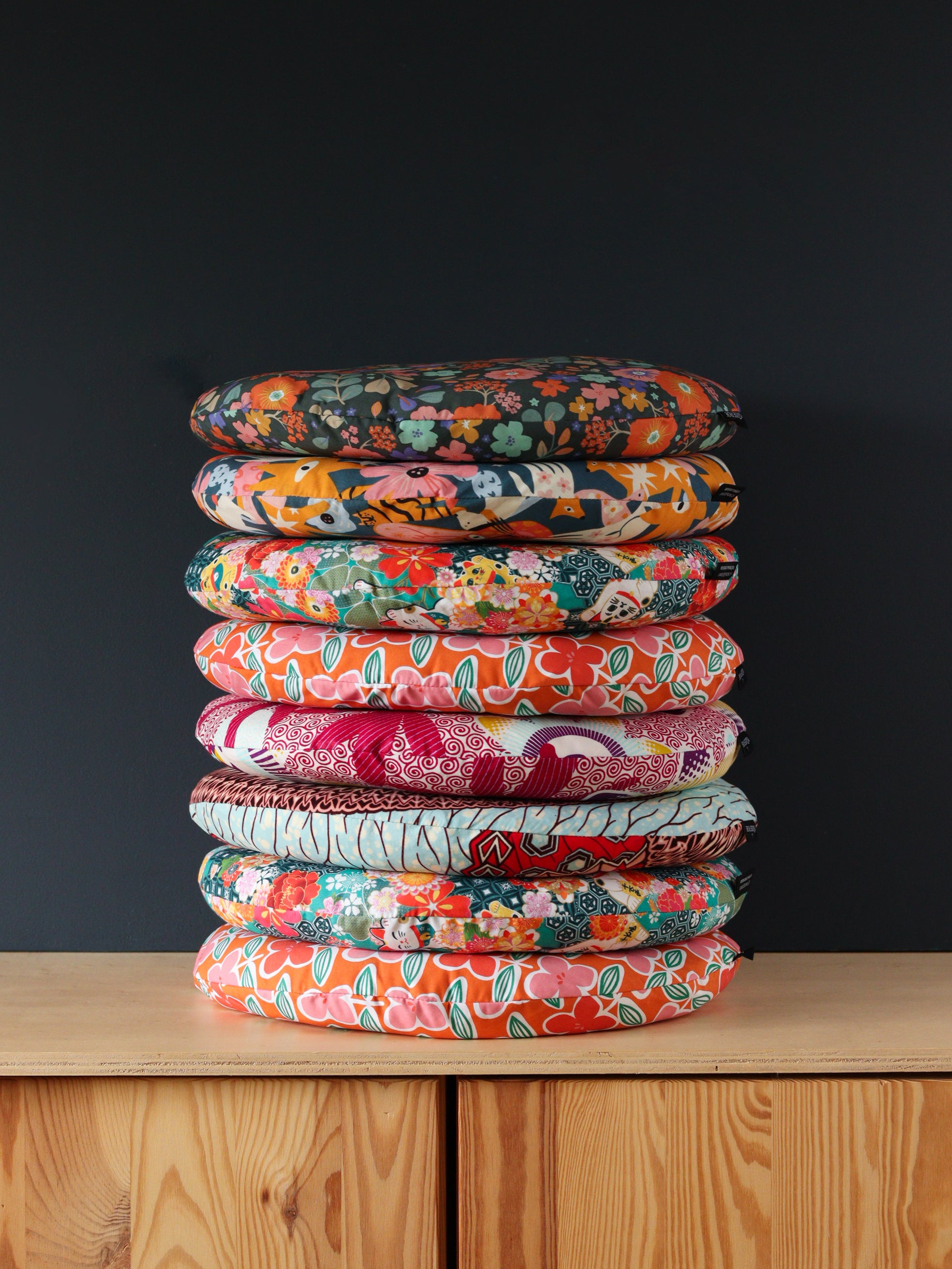 galettes de chaises rondes déhoussables colorées en tissus, personnalisation et sur-mesure