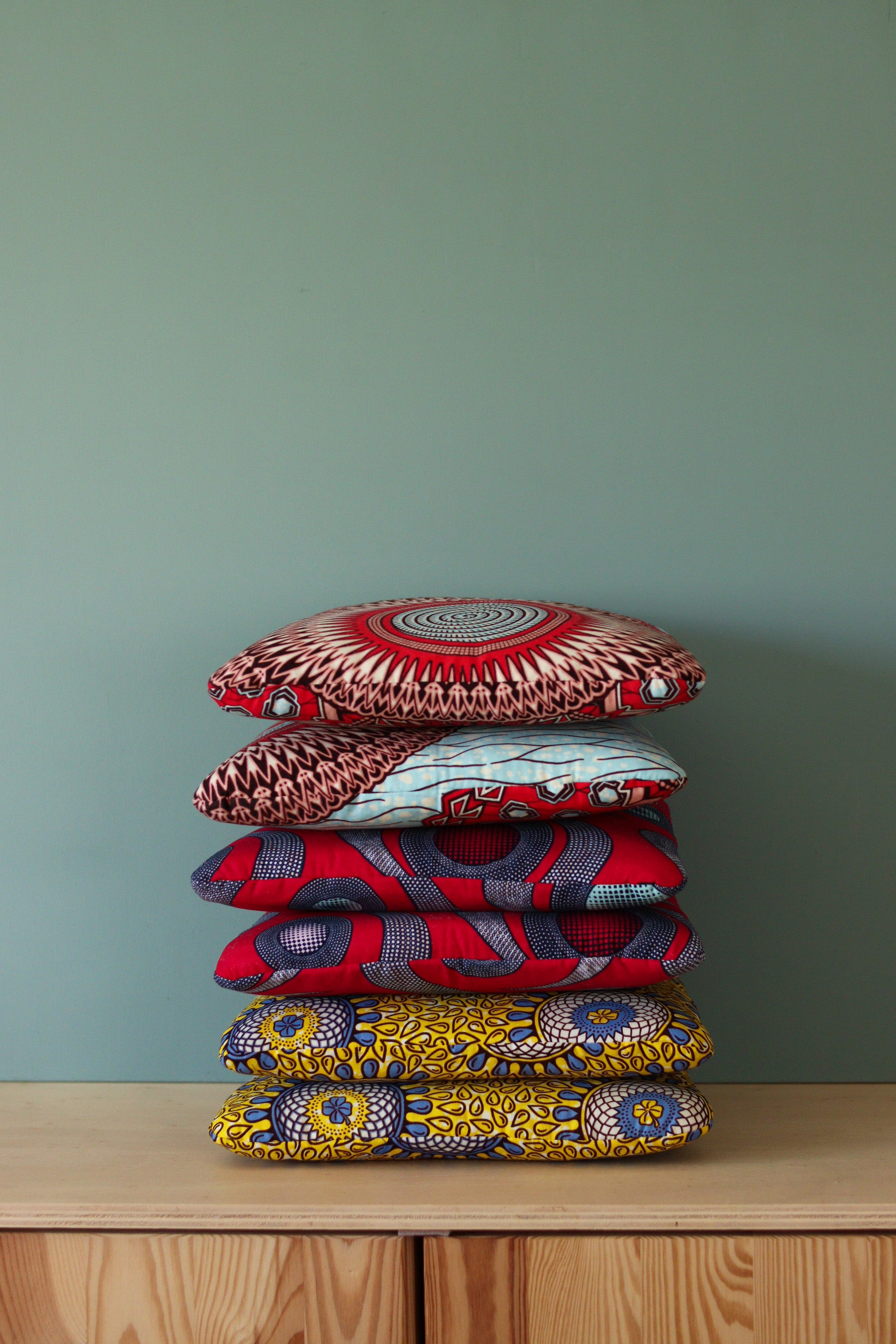 pile de galettes de chaises tolix A personnalisées en tissu