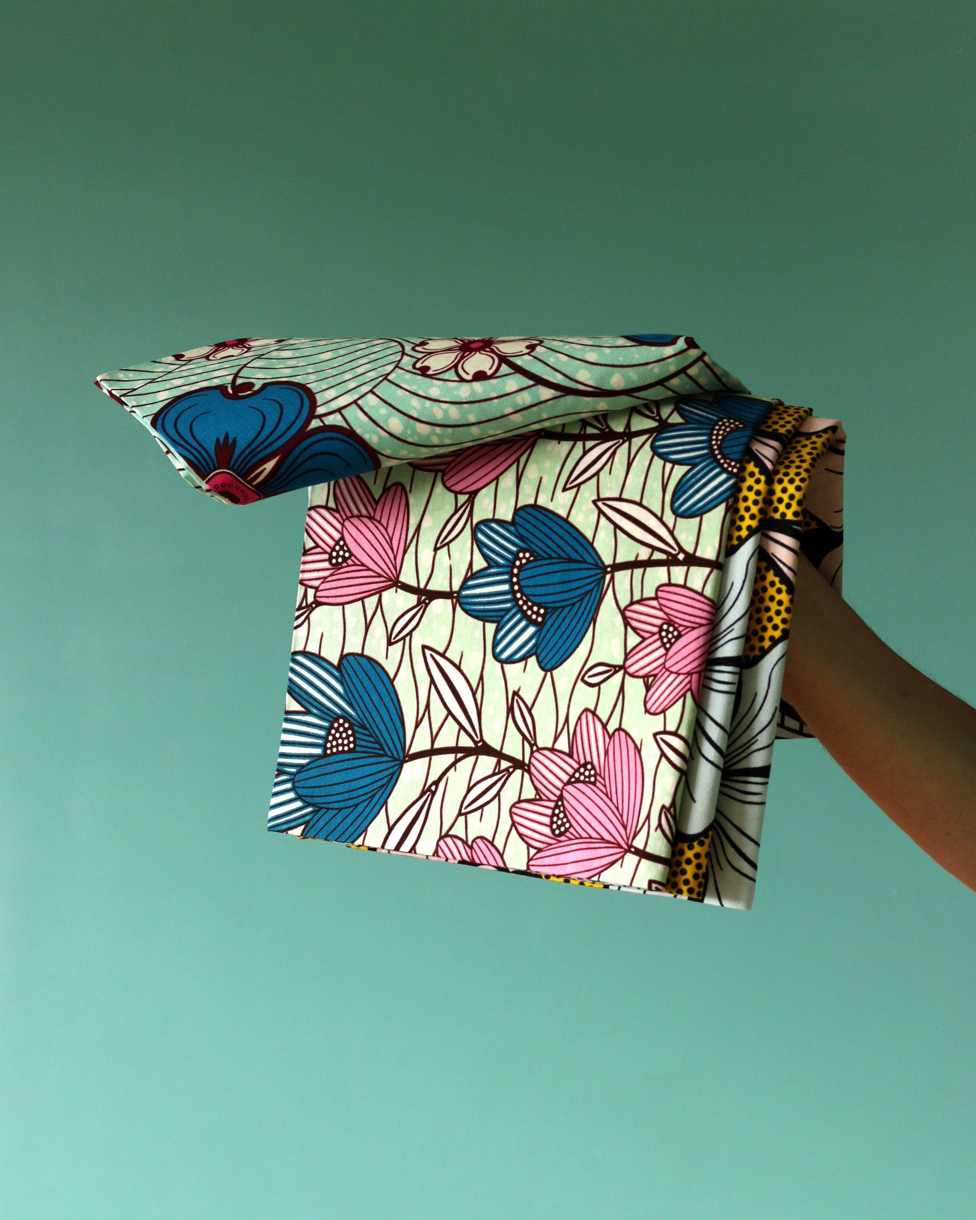 housses de coussins wax turquoise, bleu, rose, jaune