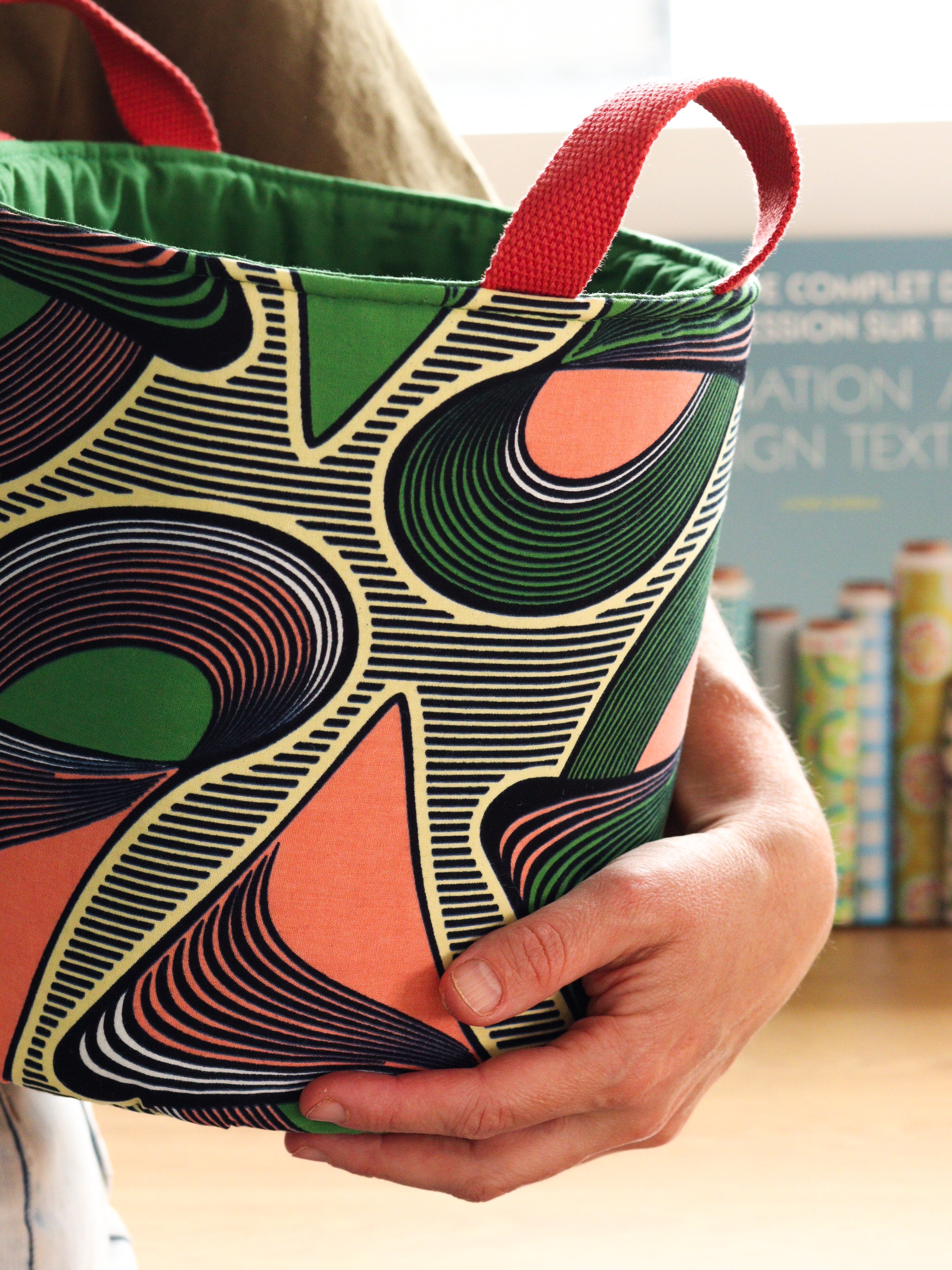 Panier déco M wax vert et rose, porté main