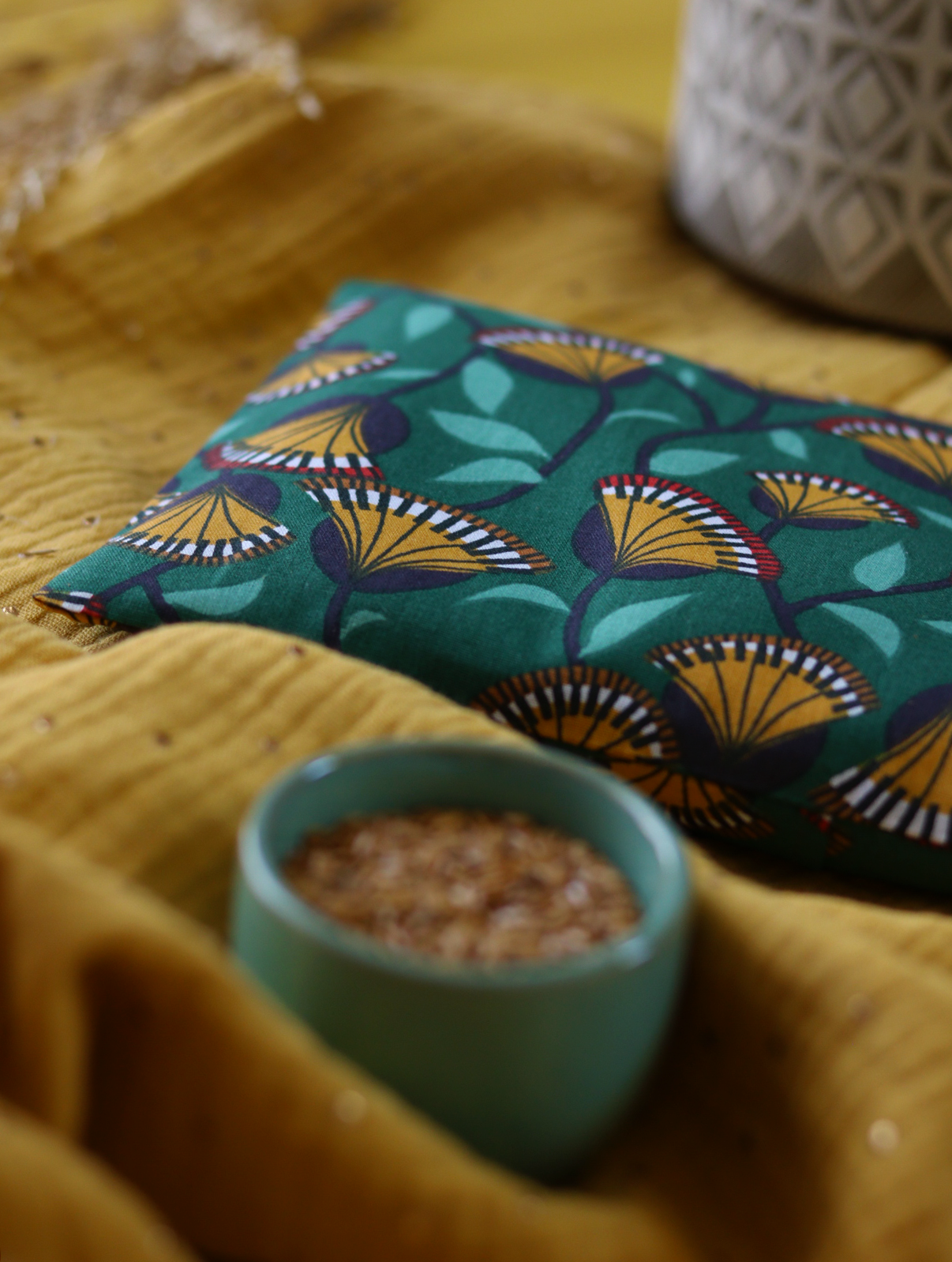 bouillotte sèche verte et jaune aux graines de lin bio