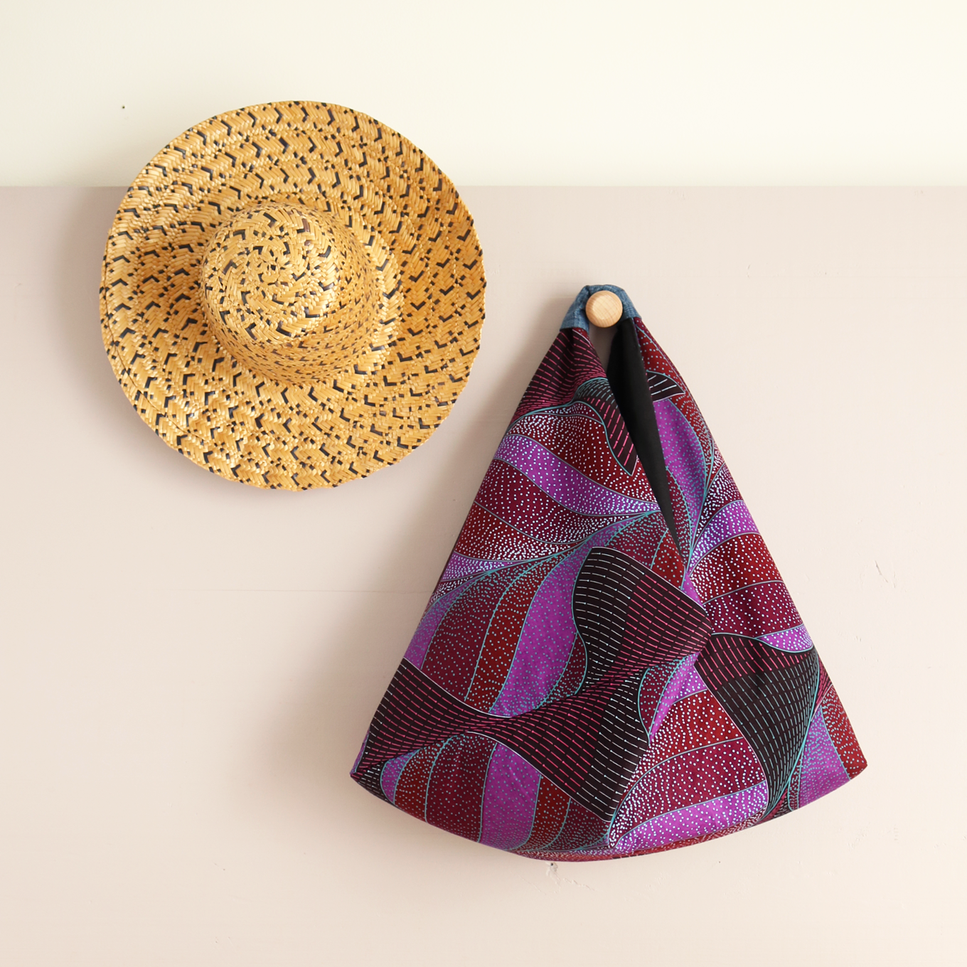 Tote bag personnalisé en tissu original / Du violet pour Nathalie - LA MOUSSE TACHE