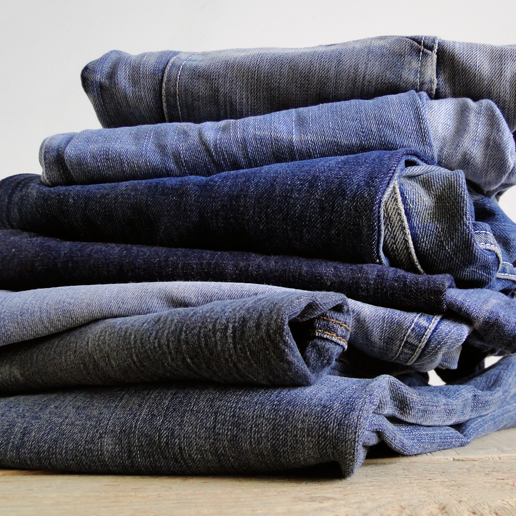 Récupération et recyclage de vos vieux jeans à Laval et Rennes