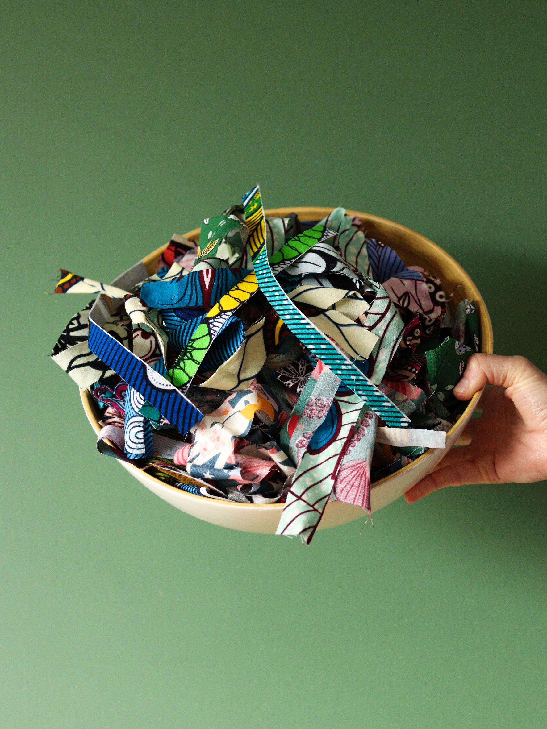 Bandes de tissus colorés - LA MOUSSE TACHE