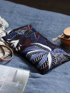 bouillotte cervicales graines lin bio pour soulager les tensions du cou et de la nuque, à chauffer au micro-ondes