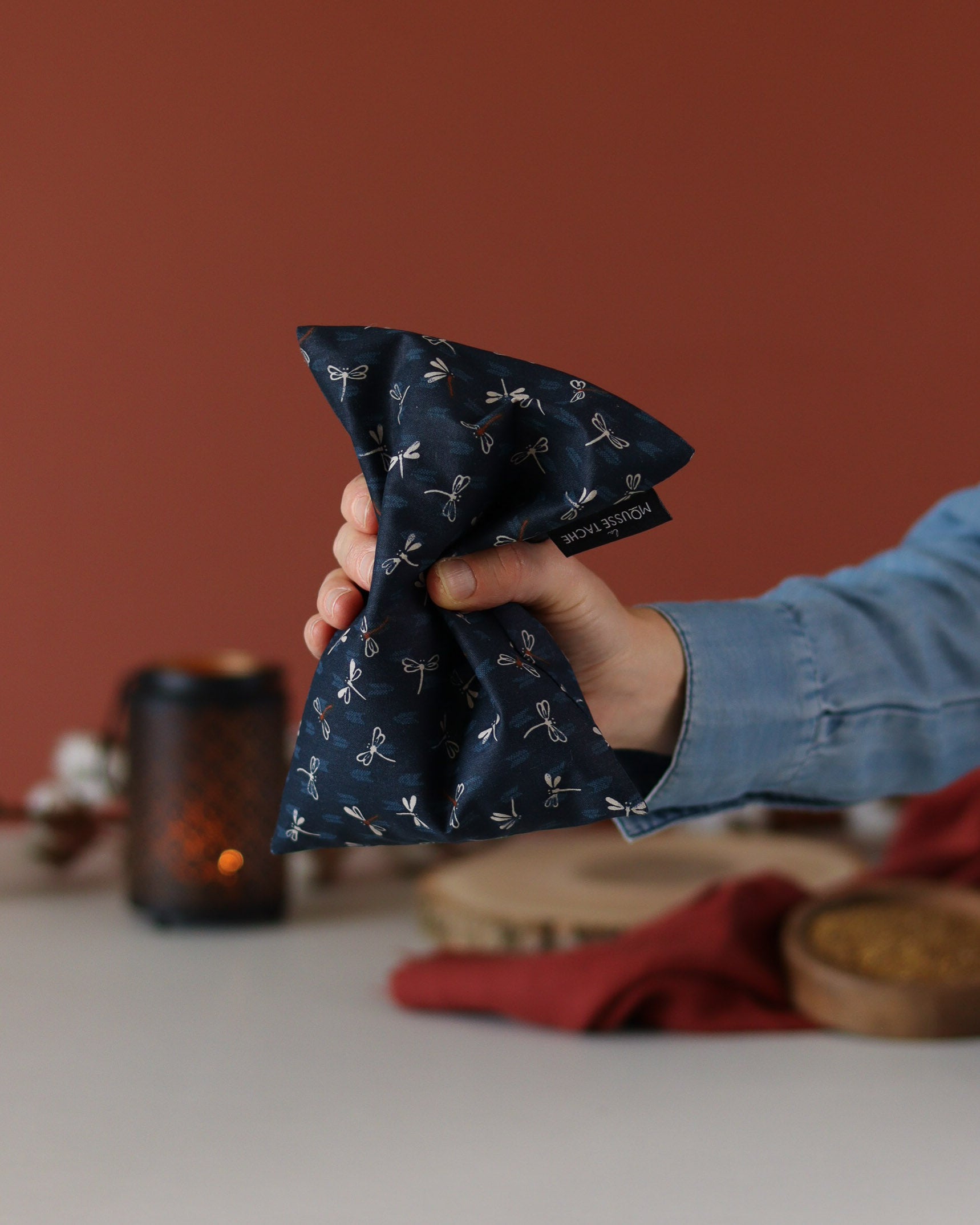 petite bouillotte sèche pour réchauffer le lit, les pieds froids, aux graines de lin bio, cadeau idéal pour les frileuses