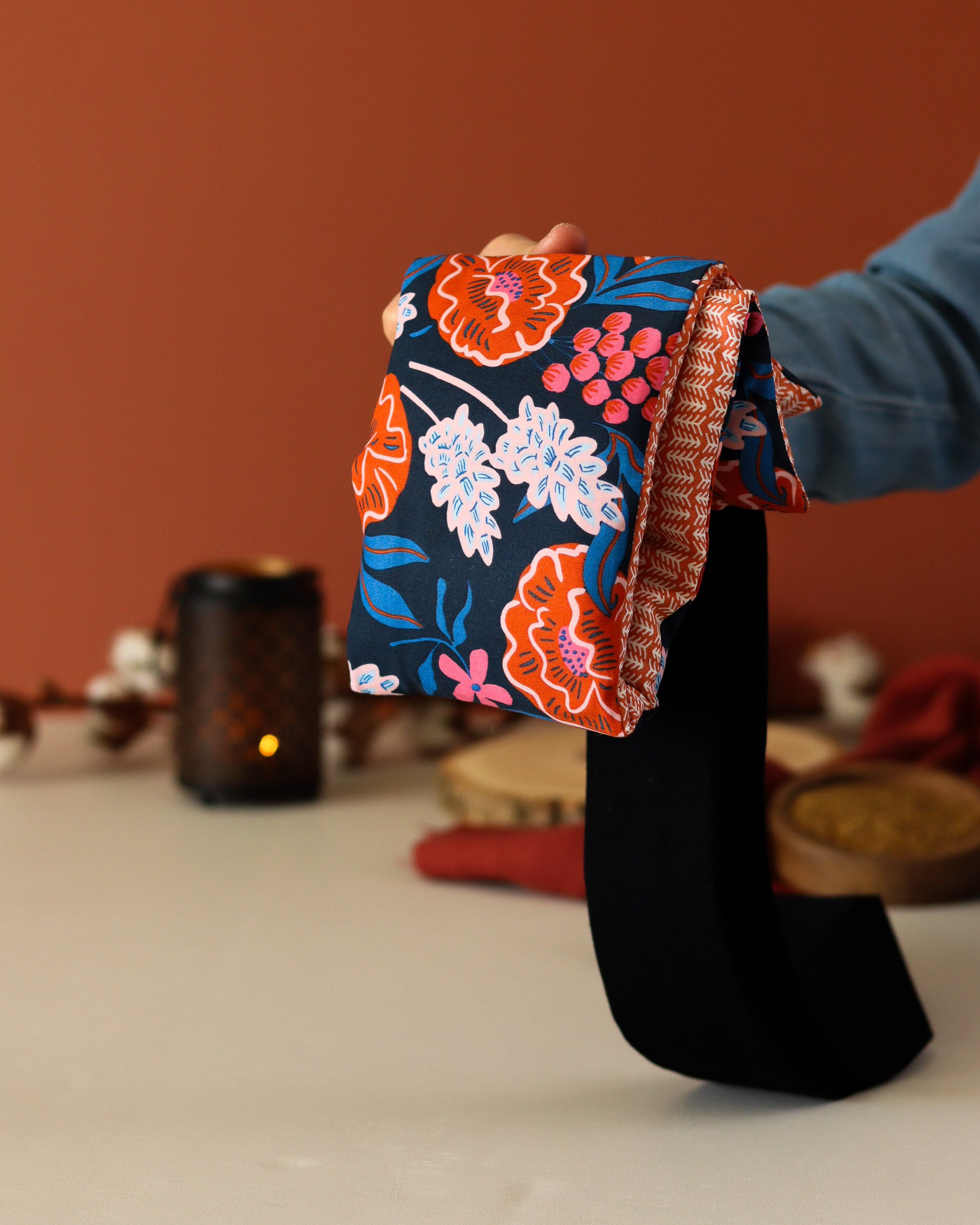 ceinture chauffante naturelle pour soulager dos, lombaires et ventre à chauffer au micro-ondes, fabrication française, tissu colorés