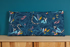 Coussin de banquette sur mesure pour meuble IKEA en bois clair, tissu jungle avec lémuriens