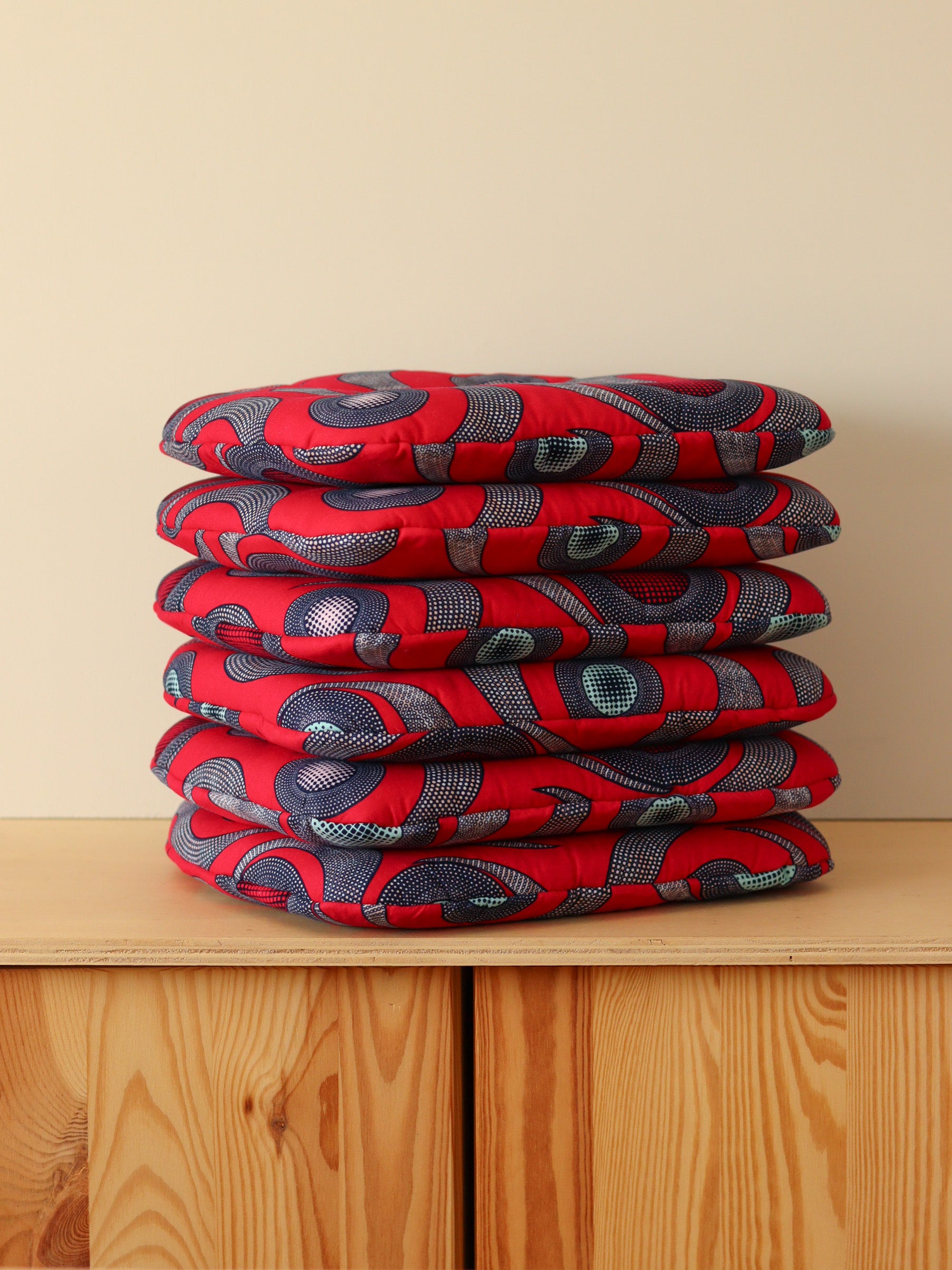 pile de galette chaise tolix rouge