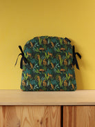 Galette de chaise Tolix sur mesure avec liens en tissu jungle vert avec motifs léopards, cousue artisanalement