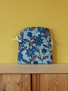 galette de chaise tolix A en tissu wax bleu