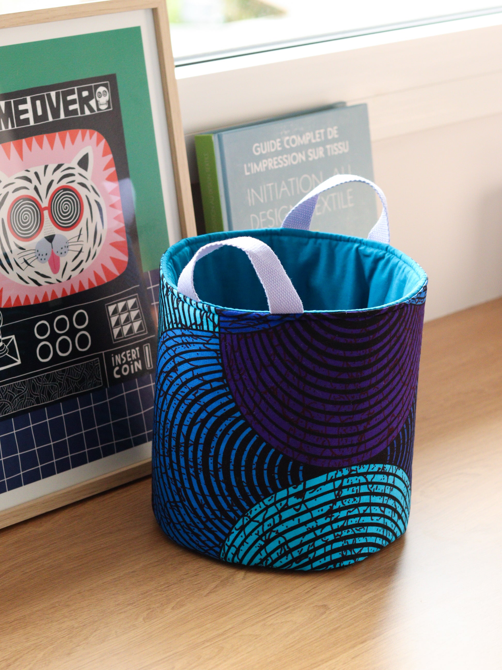 Panier rond upcylé déco taille moyenne, intérieur doublé, tissu coloré assorti au wax