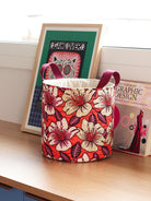 Panier déco wax orange hibiscus, vue de trois quarts