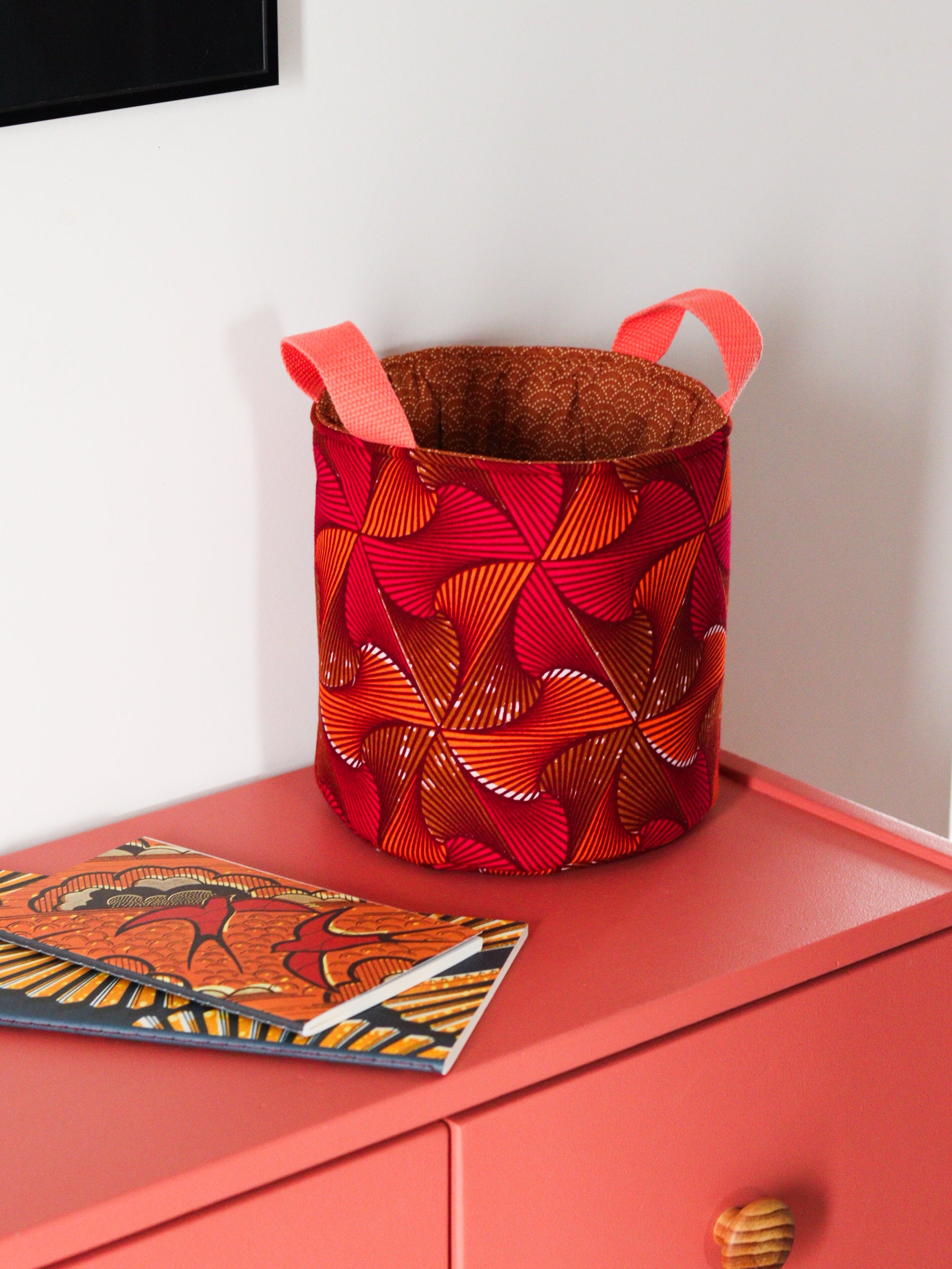 Petit panier tissu africain wax rose orange, décoration entrée maison