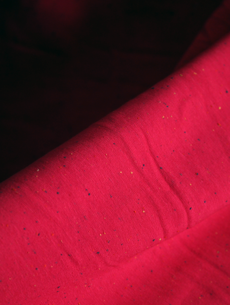 Jersey molleton moucheté, tissu pour sweat rose foncé moucheté / au mètre