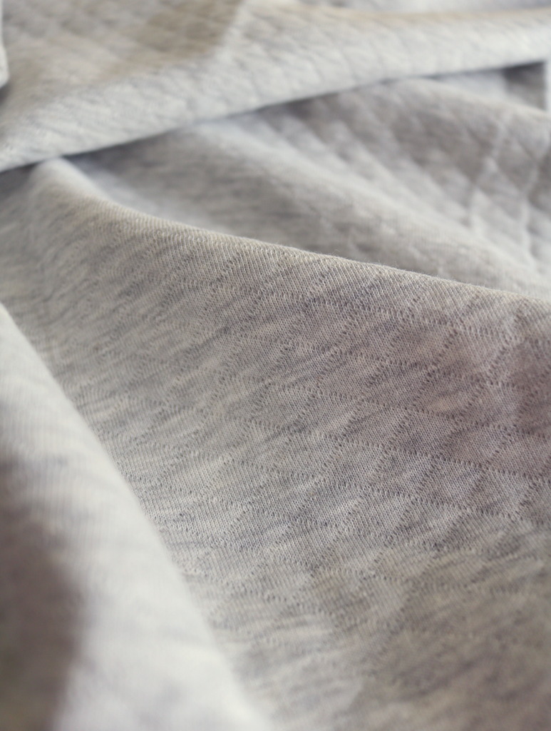 Jersey matelassé losanges, tissu pour sweat gris clair / au mètre