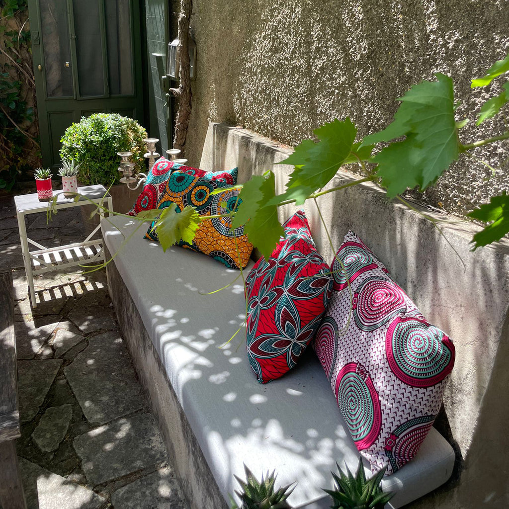 Coussins de terrasse en wax sur-mesure / La maison provençale de Delphine