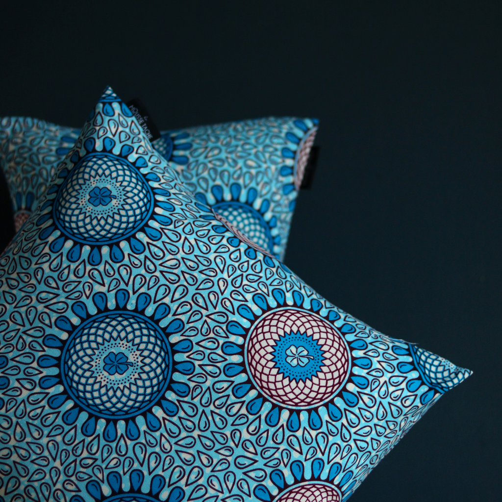 coussin wax africain bleu decoration ethnique made in france